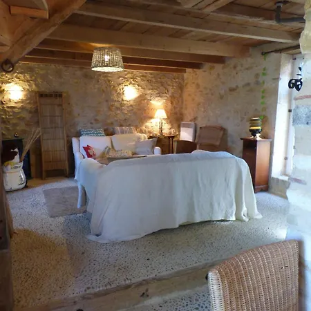 Дом отдыха Domaine De La Borde Puy-l'Eveque